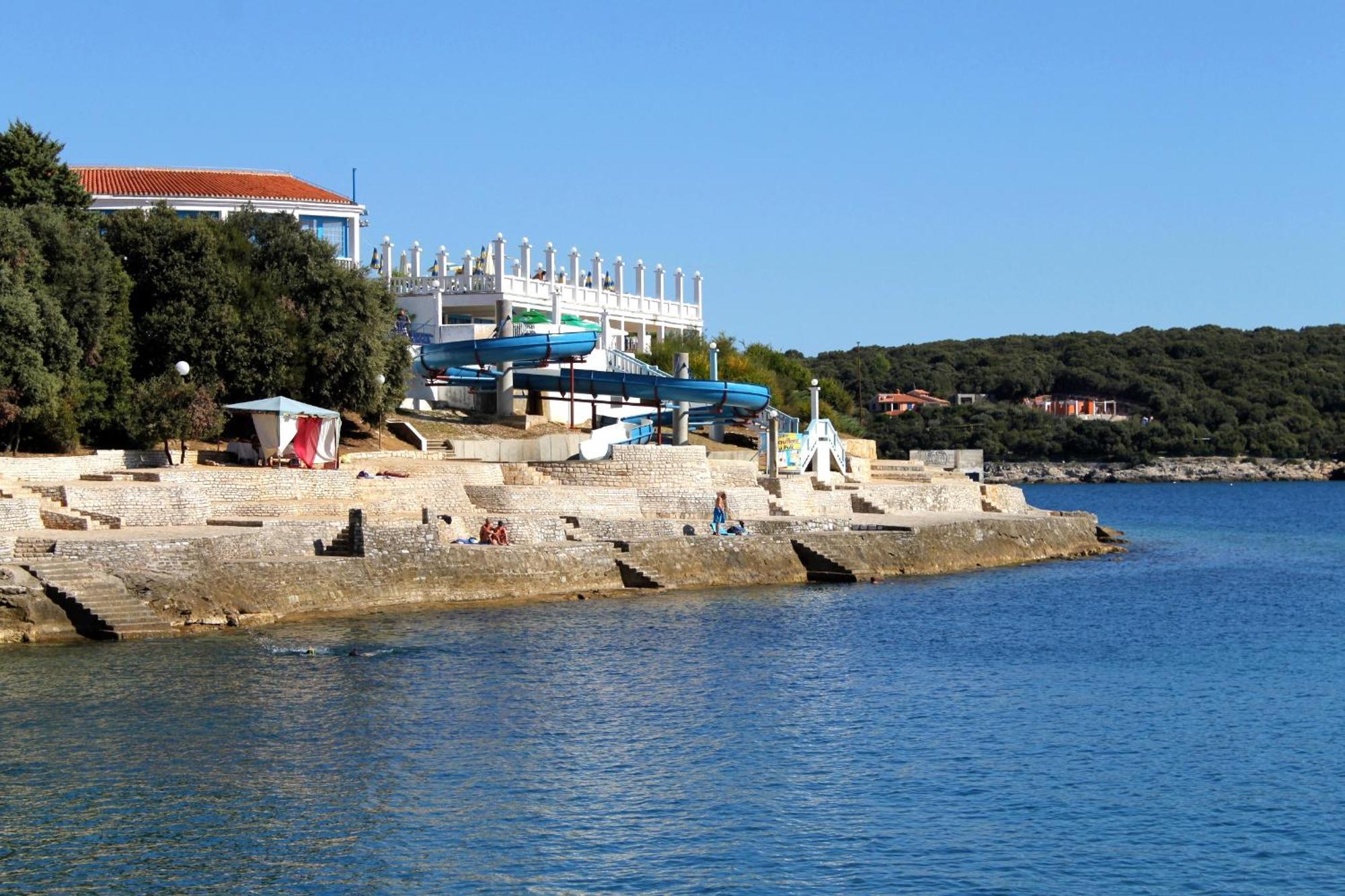 Family Friendly With A Swimming Pool - 22040 Apartman