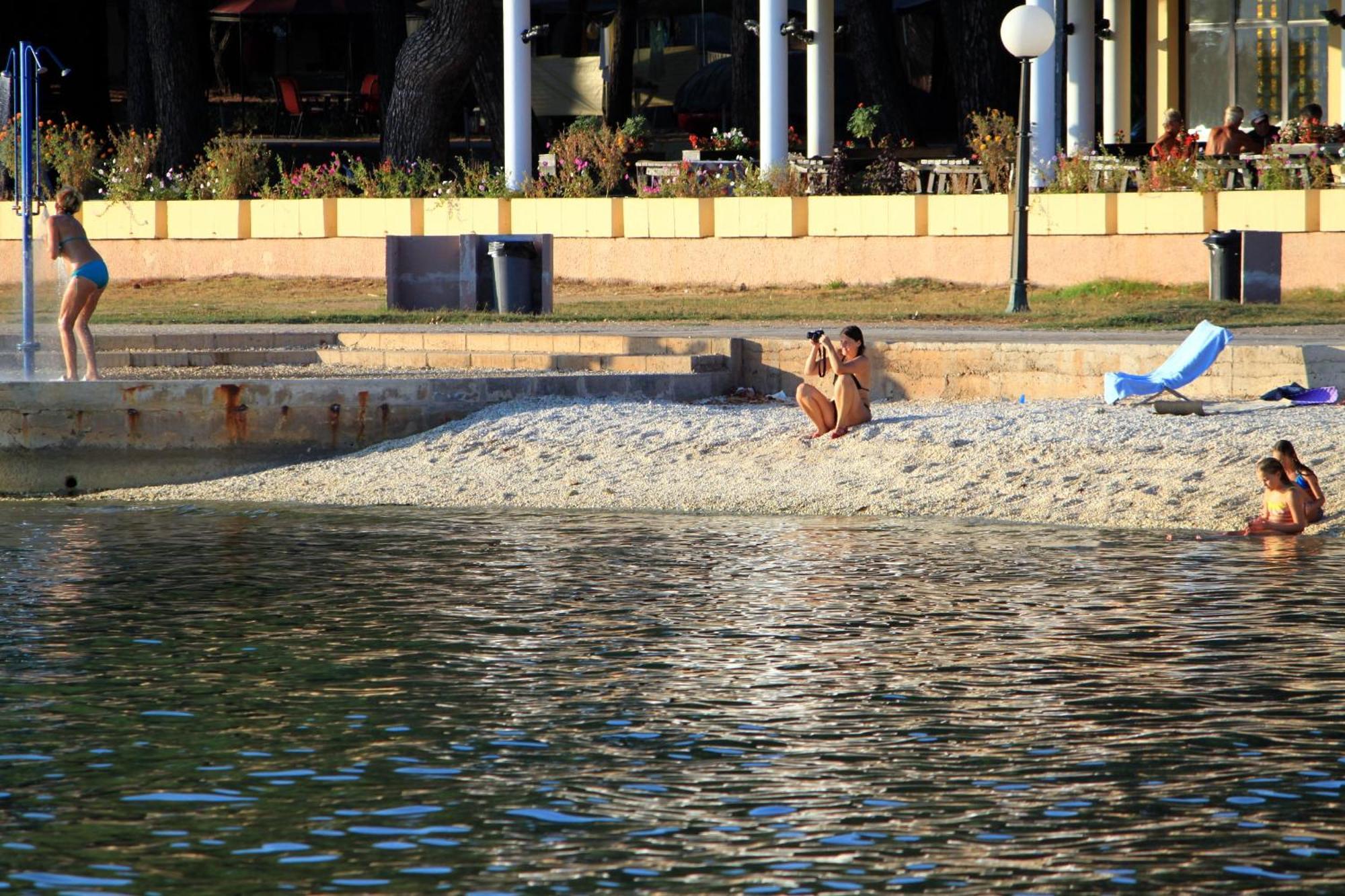 Apartman Family Friendly With A Swimming Pool - 22040 Pula