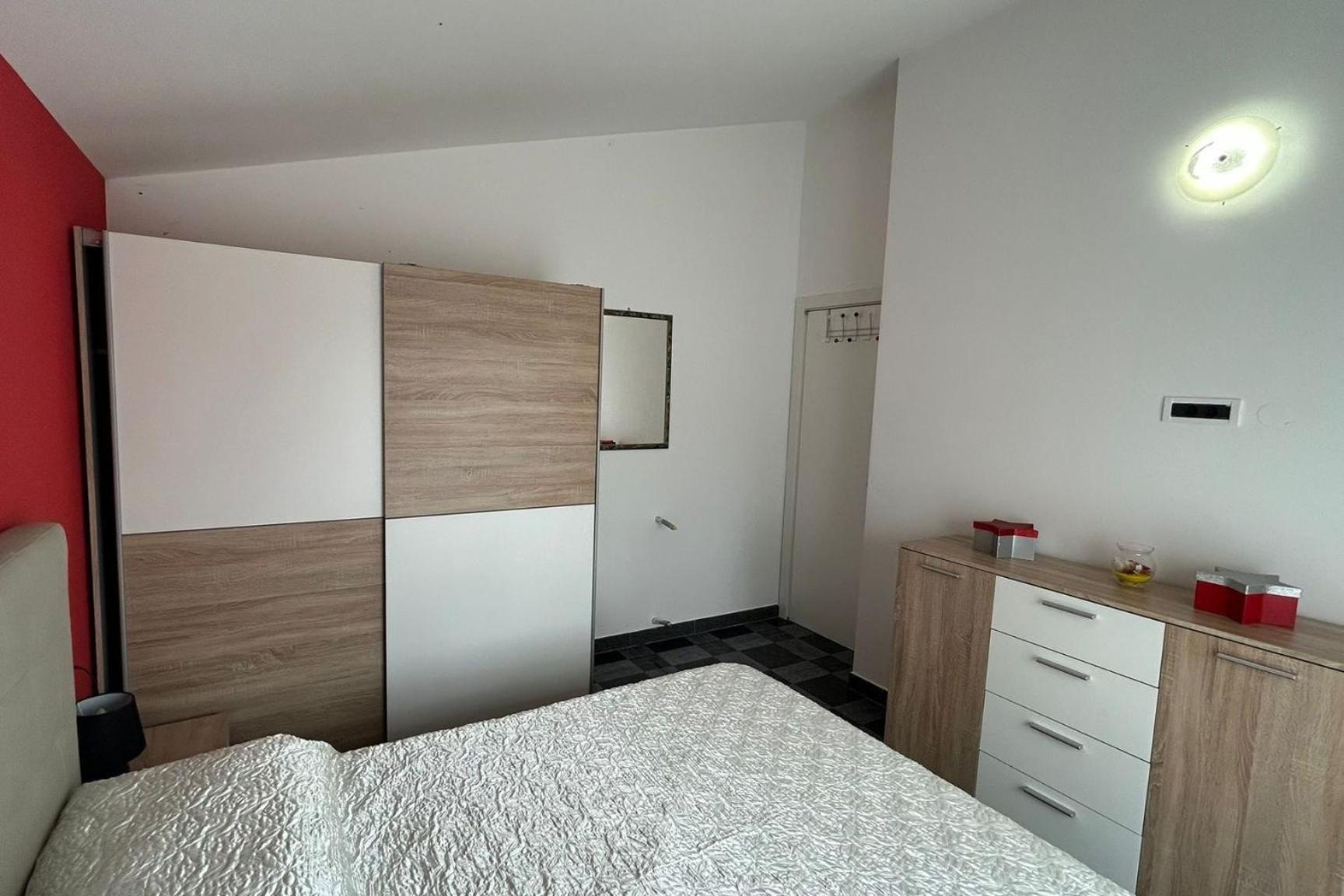 Family Friendly With A Swimming Pool - 22040 Apartman Pula