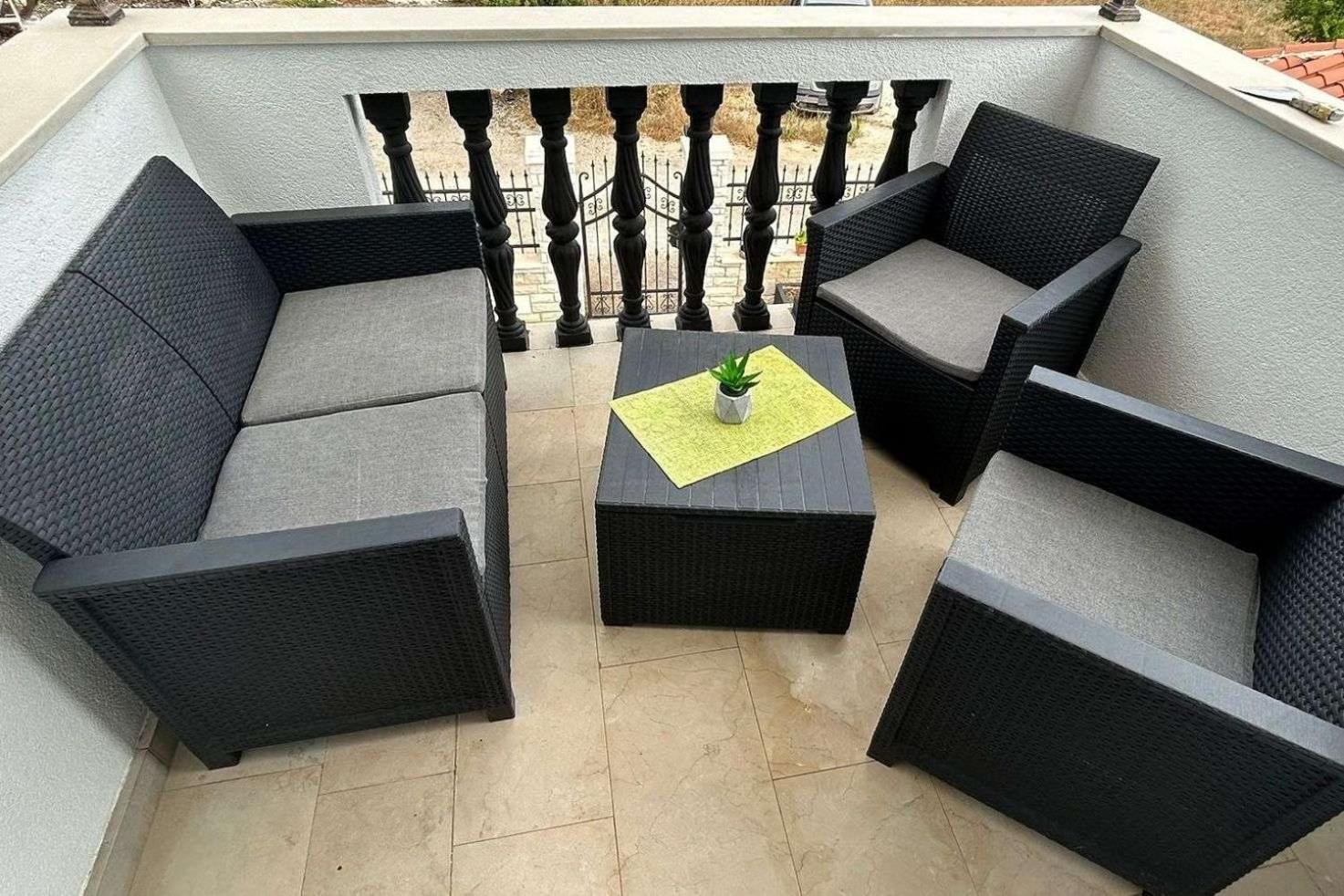 Family Friendly With A Swimming Pool - 22040 Apartman